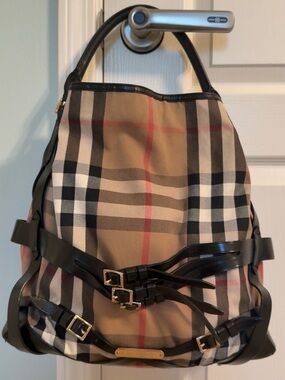 Burberry House Check Bridle Calfskin Medium Gosford Hobo